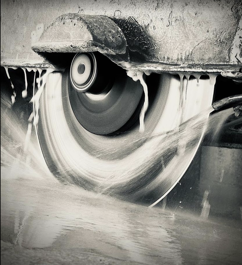 Detalle del disco de corte refrigerado por agua